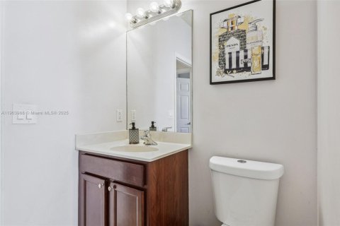 House in Cutler Bay, Florida 5 bedrooms, 270.9 sq.m. № 1954628 - photo 20