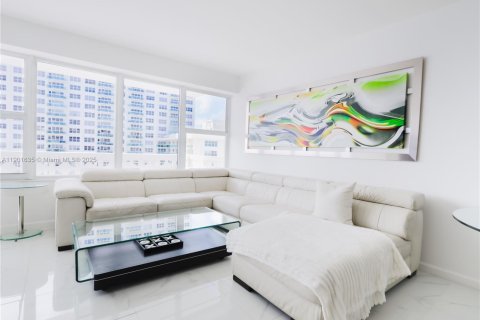 Condominio en alquiler en Fort Lauderdale, Florida, 1 dormitorio, 80.82 m2 № 1953205 - foto 12