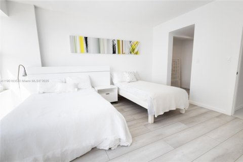 Condominio en alquiler en Fort Lauderdale, Florida, 1 dormitorio, 80.82 m2 № 1953205 - foto 16