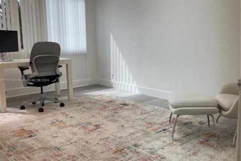 Oficina en alquiler en Coral Gables, Florida № 1048018 - foto 1