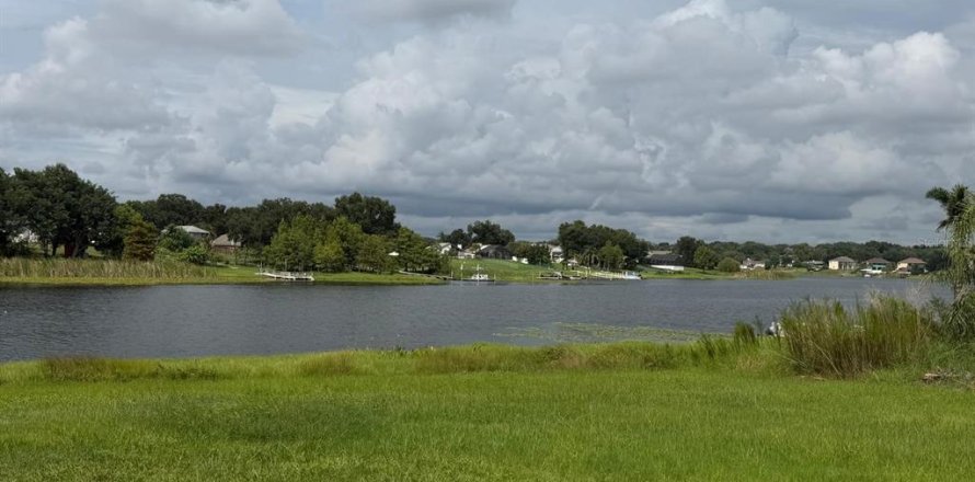 Terrain à Orlando, Floride № 2348399