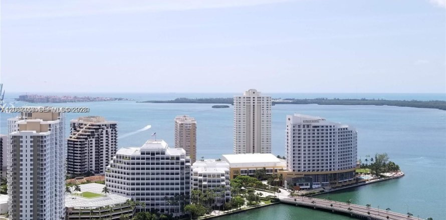 Condo in Miami, Florida, 2 bedrooms № 2086395