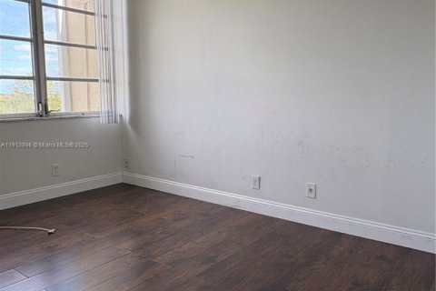 Купить кондоминиум в Лодерхилл, Флорида 2 спальни, 106.65м2, № 1976118 - фото 9