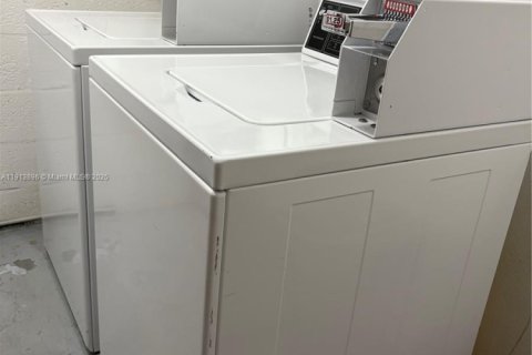 Купить кондоминиум в Лодерхилл, Флорида 2 спальни, 106.65м2, № 1976118 - фото 15