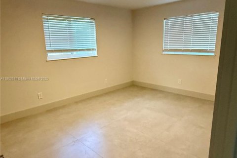Villa ou maison à vendre à Pompano Beach, Floride: 2 chambres, 99.13 m2 № 1872392 - photo 13