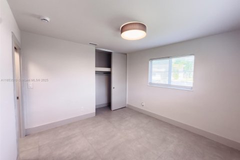 Villa ou maison à vendre à Pompano Beach, Floride: 2 chambres, 99.13 m2 № 1872392 - photo 23