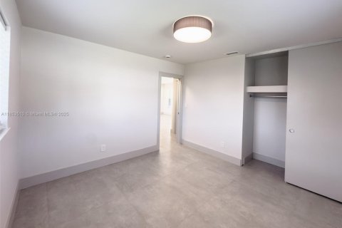 Villa ou maison à vendre à Pompano Beach, Floride: 2 chambres, 99.13 m2 № 1872392 - photo 24