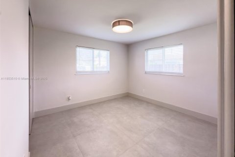 Villa ou maison à vendre à Pompano Beach, Floride: 2 chambres, 99.13 m2 № 1872392 - photo 22