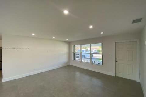 Villa ou maison à vendre à Pompano Beach, Floride: 2 chambres, 99.13 m2 № 1872392 - photo 6