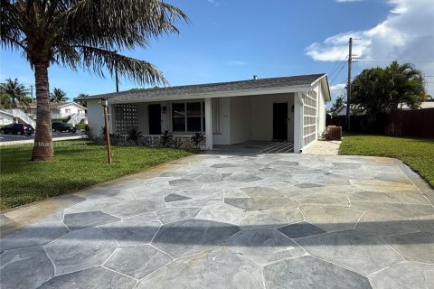 Villa ou maison à vendre à Pompano Beach, Floride: 2 chambres, 99.13 m2 № 1872392 - photo 1
