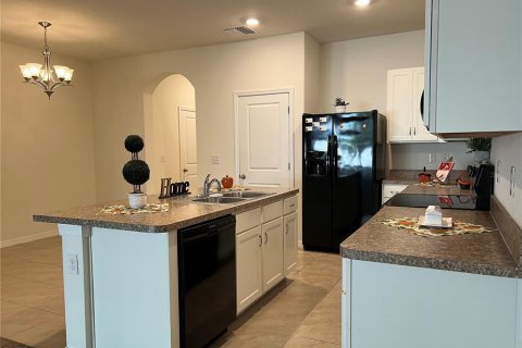 Townhouse in Brandon, Florida 3 bedrooms, 158.58 sq.m. № 1915209 - photo 9