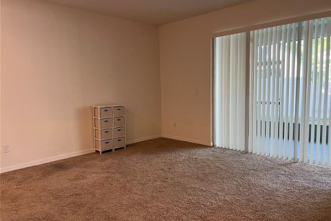 Townhouse in Brandon, Florida 3 bedrooms, 158.58 sq.m. № 1915209 - photo 12