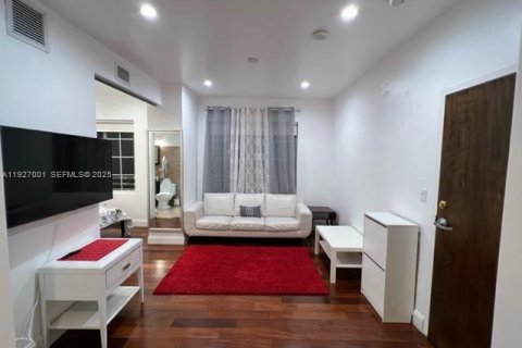 Appartement à louer à Miami Beach, Floride: 1 chambre, 41.9 m2 № 1985950 - photo 1