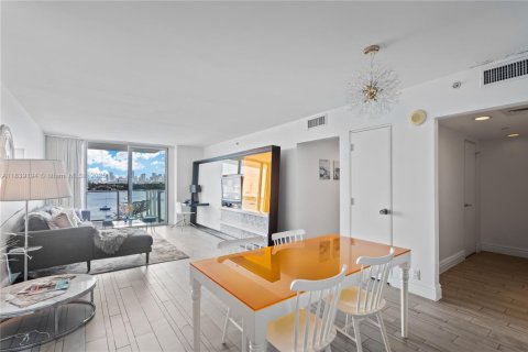 Condominio en venta en Miami Beach, Florida, 2 dormitorios, 101.08 m2 № 1827611 - foto 9