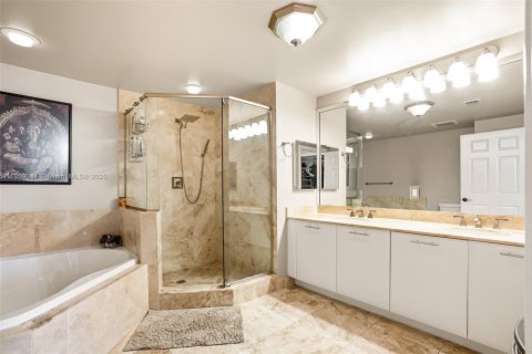 Condo in Plantation, Florida, 3 bedrooms  № 1889883 - photo 18
