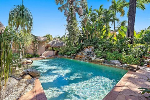 Casa en venta en Jupiter, Florida, 4 dormitorios, 393.44 m2 № 1969667 - foto 8