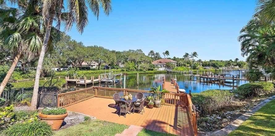 Casa en Jupiter, Florida 4 dormitorios, 393.44 m2 № 1969667