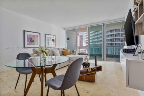 Condominio en venta en Miami, Florida, 1 dormitorio, 83.15 m2 № 2011392 - foto 2