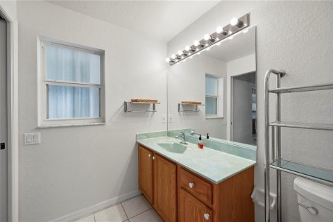 House in North Port, Florida 3 bedrooms, 217.39 sq.m. № 2143082 - photo 19