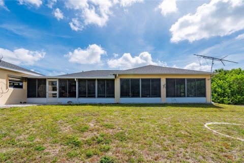 House in North Port, Florida 3 bedrooms, 217.39 sq.m. № 2143082 - photo 30
