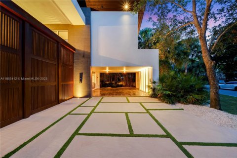 Villa ou maison à Key Biscayne, Floride 5 chambres, 387.03 m2 № 2090494