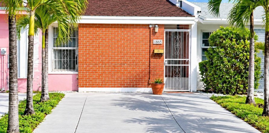 Touwnhouse à Hialeah, Floride 1 chambre, 69.68 m2 № 2436071