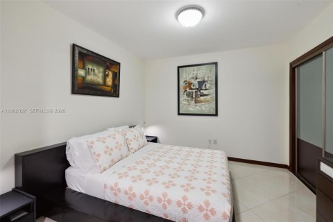 Condo in Hallandale Beach, Florida, 1 bedroom  № 2052949 - photo 10