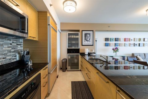Condo in Hallandale Beach, Florida, 1 bedroom  № 2052949 - photo 6