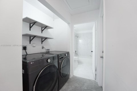 Casa en alquiler en Davie, Florida, 3 dormitorios, 136.75 m2 № 2077950 - foto 5