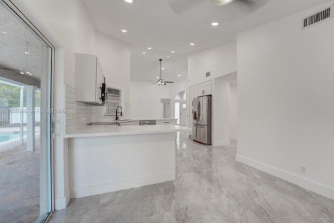 Casa en alquiler en Davie, Florida, 3 dormitorios, 136.75 m2 № 2077950 - foto 12