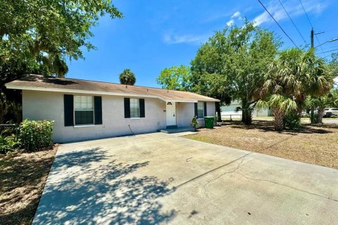 Villa ou maison à louer à Tampa, Floride: 3 chambres, 119.66 m2 № 2419825 - photo 2