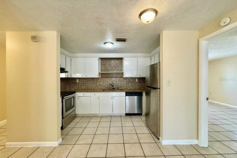 Villa ou maison à louer à Tampa, Floride: 3 chambres, 119.66 m2 № 2419825 - photo 4