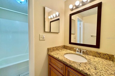 Villa ou maison à louer à Tampa, Floride: 3 chambres, 119.66 m2 № 2419825 - photo 15
