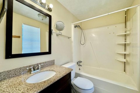 Villa ou maison à louer à Tampa, Floride: 3 chambres, 119.66 m2 № 2419825 - photo 12