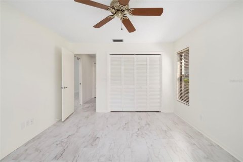 Condo in Sarasota, Florida, 2 bedrooms № 2236227 - photo 27