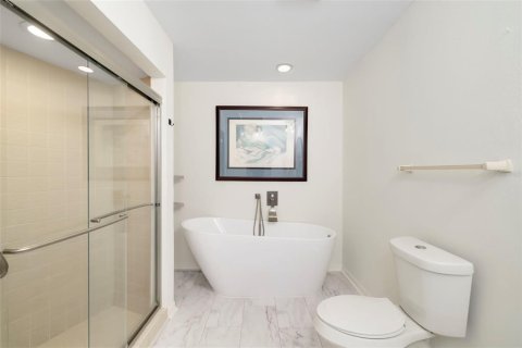 Condo in Sarasota, Florida, 2 bedrooms № 2236227 - photo 24