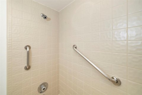 Condo in Sarasota, Florida, 2 bedrooms № 2236227 - photo 30