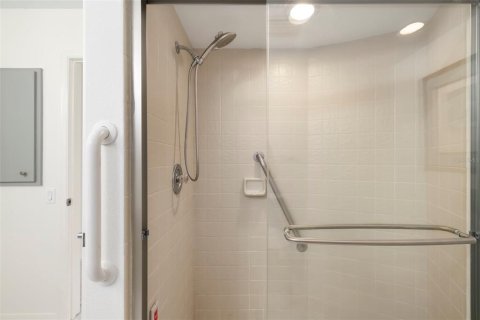 Condo in Sarasota, Florida, 2 bedrooms № 2236227 - photo 23