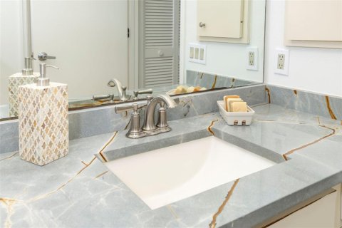 Condo in Sarasota, Florida, 2 bedrooms № 2236227 - photo 29