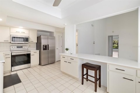 Condo in Sarasota, Florida, 2 bedrooms № 2236227 - photo 15