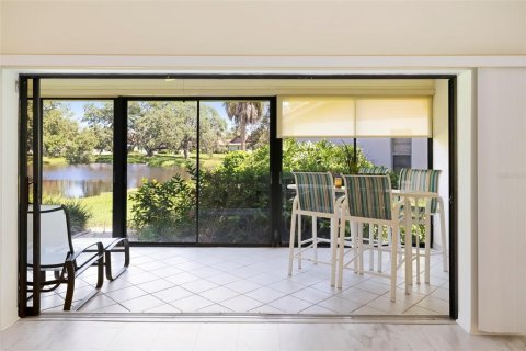 Condo in Sarasota, Florida, 2 bedrooms № 2236227 - photo 11