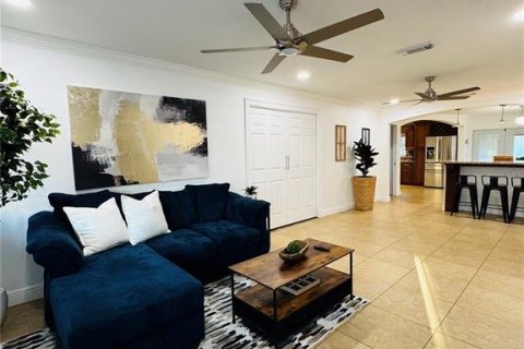 Casa en alquiler en Tampa, Florida, 3 dormitorios, 122.07 m2 № 1830096 - foto 7