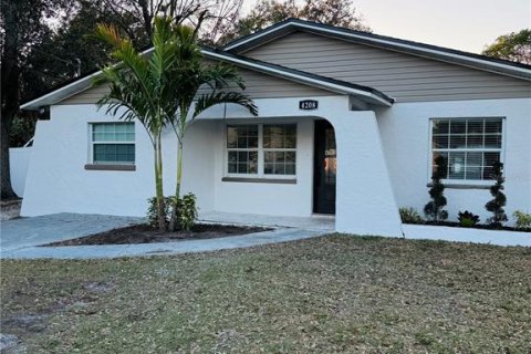 Casa en alquiler en Tampa, Florida, 3 dormitorios, 122.07 m2 № 1830096 - foto 2
