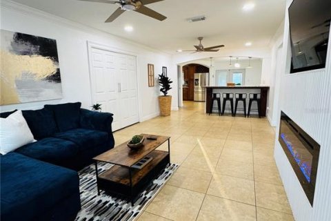 Casa en alquiler en Tampa, Florida, 3 dormitorios, 122.07 m2 № 1830096 - foto 6