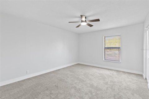 House in Plant City, Florida 4 bedrooms, 258.27 sq.m. № 1831662 - photo 27