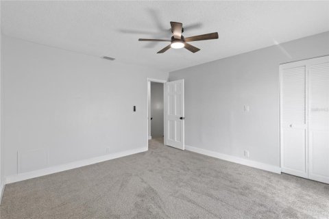 House in Plant City, Florida 4 bedrooms, 258.27 sq.m. № 1831662 - photo 24