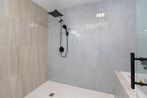 House in Plant City, Florida 4 bedrooms, 258.27 sq.m. № 1831662 - photo 17