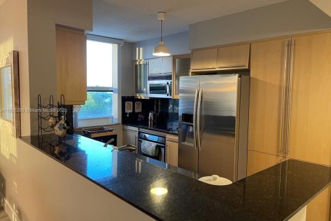 Condo in Hallandale Beach, Florida, 2 bedrooms  № 1950431 - photo 10