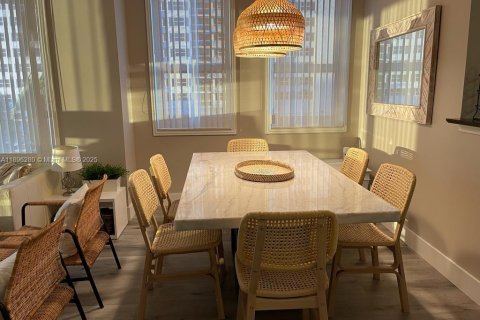 Condo in Hallandale Beach, Florida, 2 bedrooms  № 1950431 - photo 6