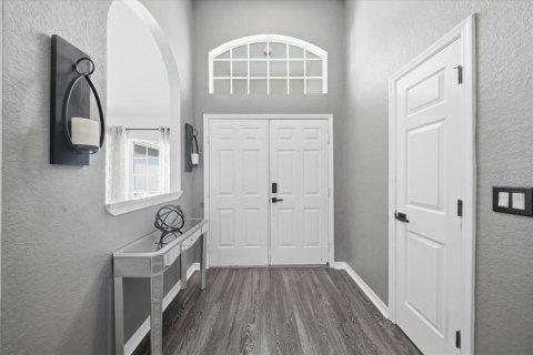 House in Lake Wales, Florida 3 bedrooms, 185.53 sq.m. № 2219311 - photo 3